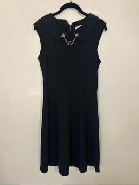 Sunny Girl Black Sleeveless Midi Dress with Decorative Collar and Chain